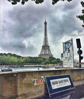 Vedere spre Turnul Eiffel